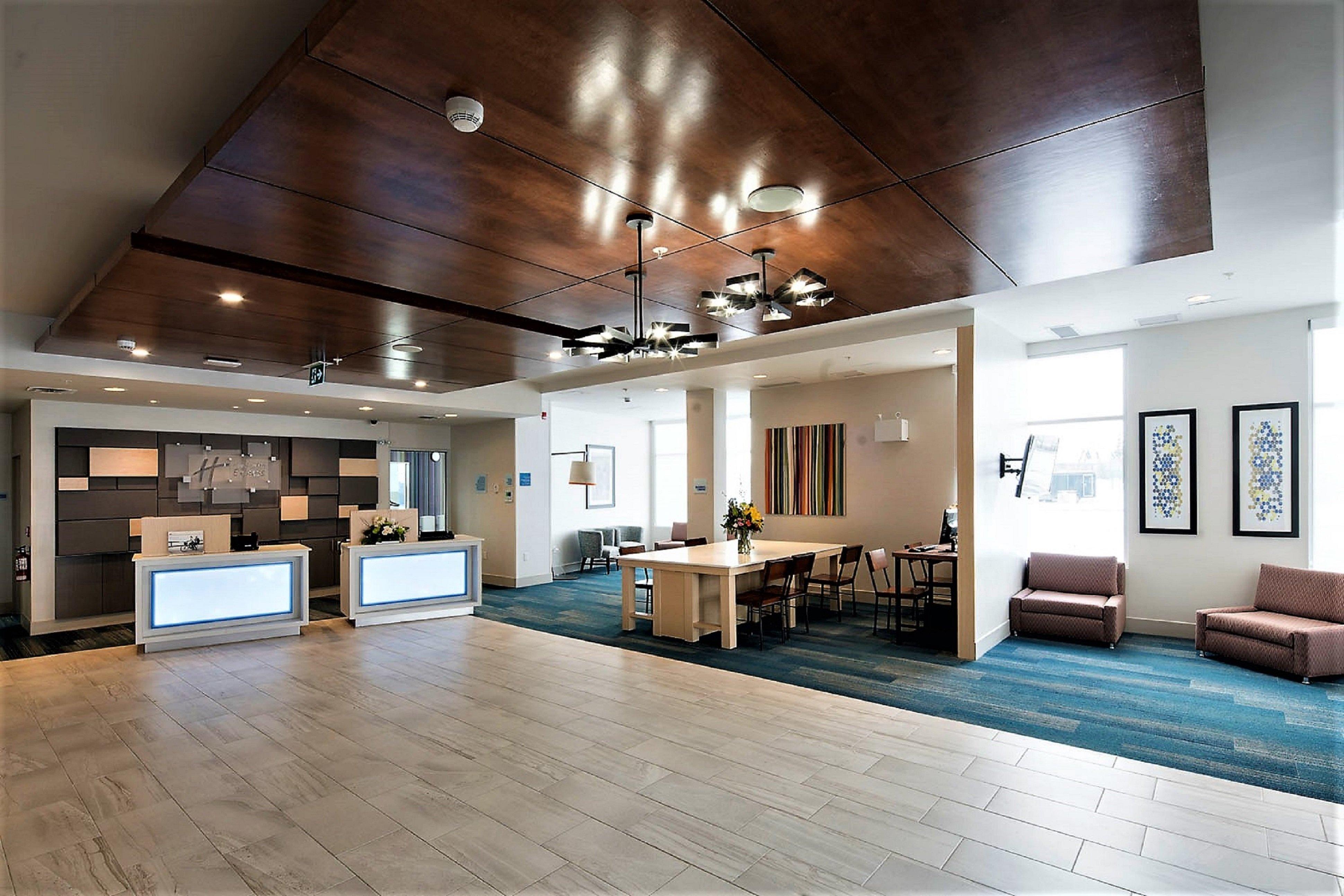 Holiday Inn Express - Red Deer North By Ihg Exteriör bild
