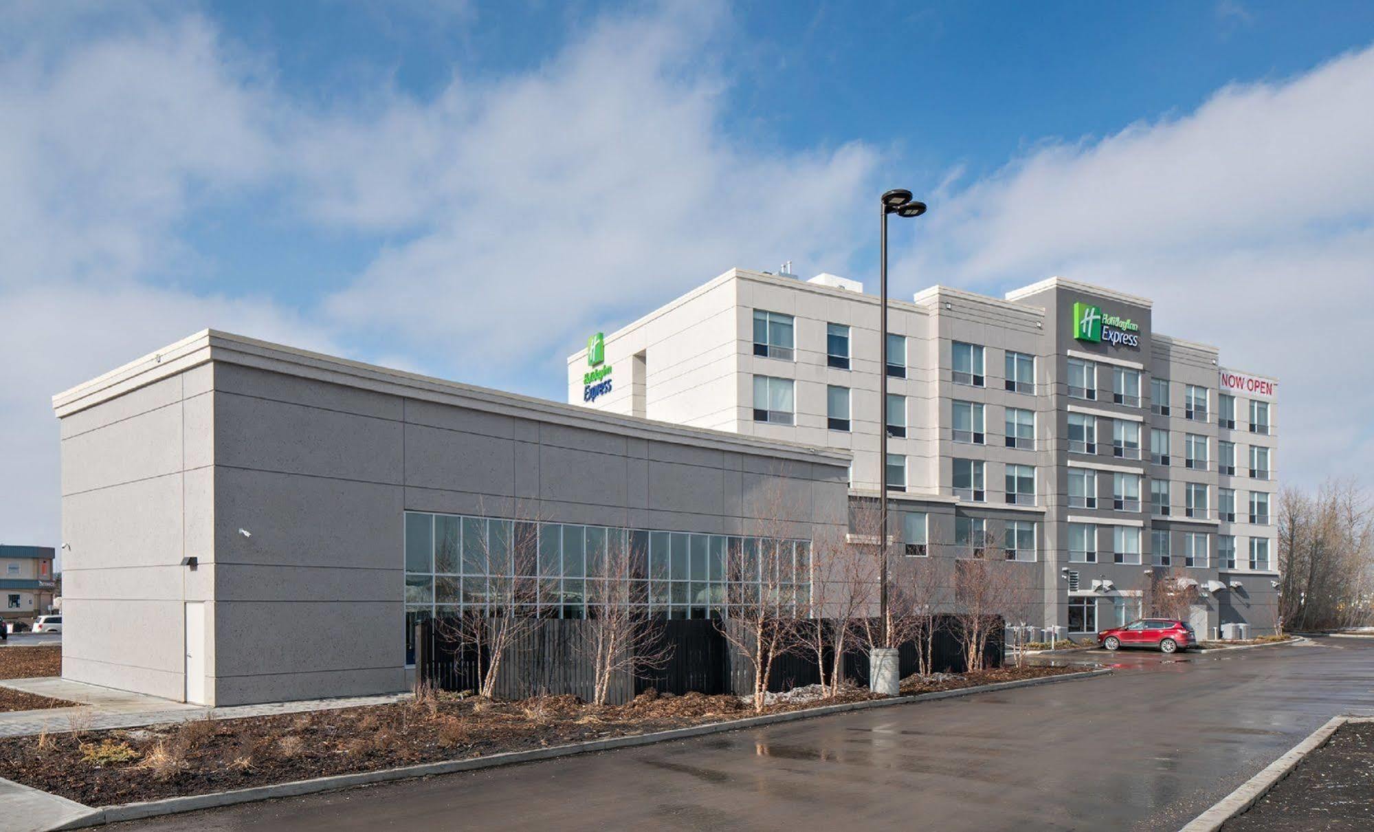 Holiday Inn Express - Red Deer North By Ihg Exteriör bild